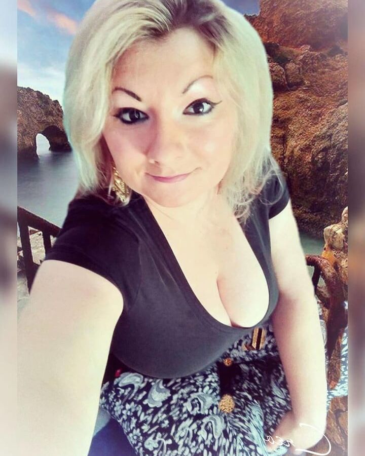 ROU ROMANIAN MILFS MOM IS A FAT SLUT