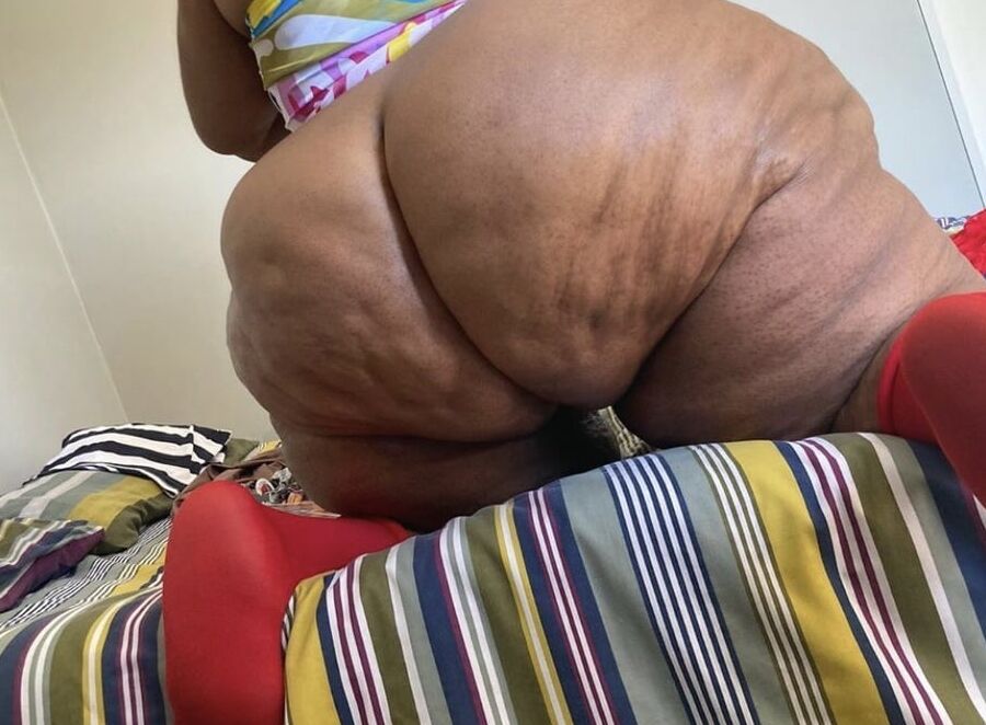 Huge sexy ass!