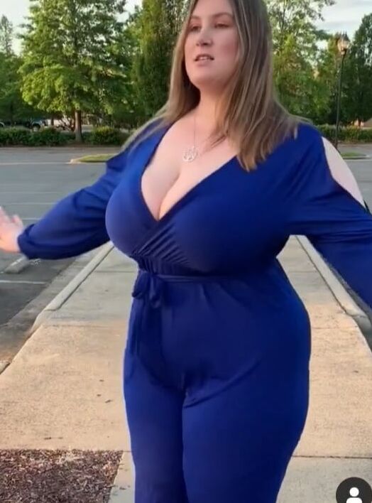 Sexy Instagram boobs