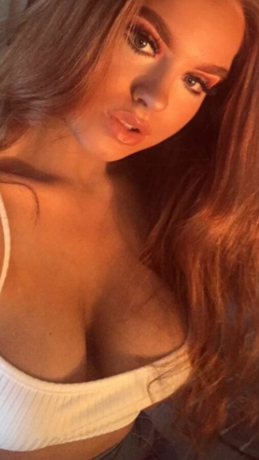 ELLIE G UK BABE WITH GORGEOUS BIG TITS