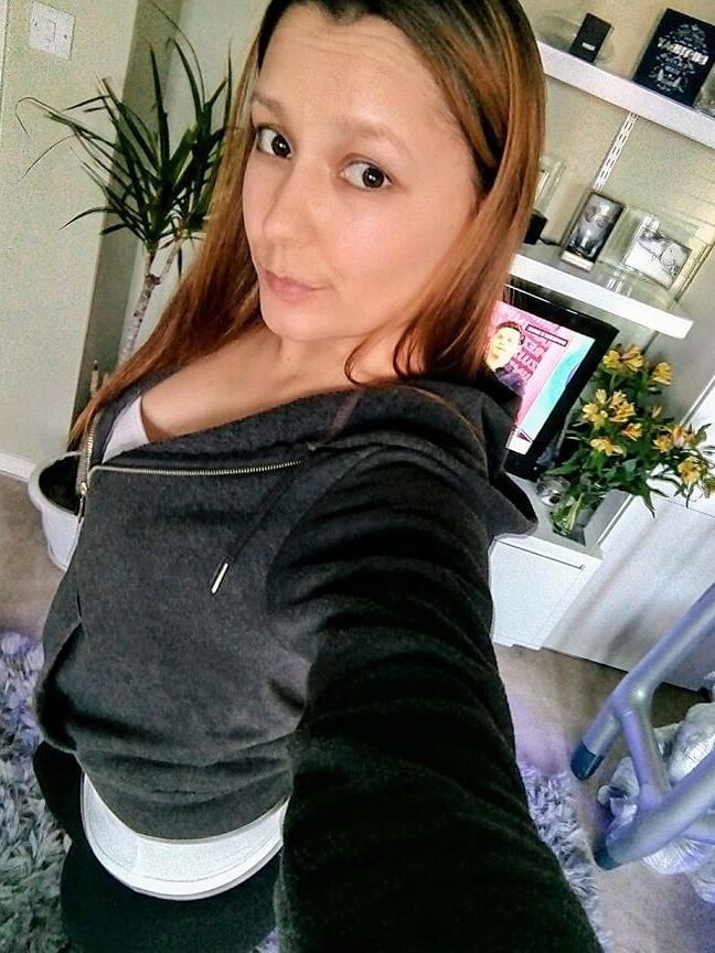 Polska kurwa Ewelina i ogromne cycki.....Polish slut Ewelina