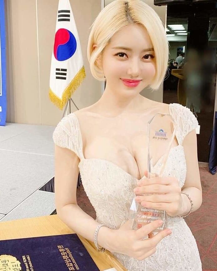 Korean Hottie DJ Soda