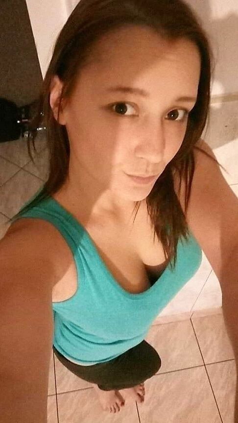 Polska kurwa Ewelina i ogromne cycki.....Polish slut Ewelina