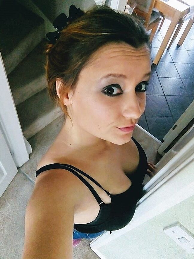 Polska kurwa Ewelina i ogromne cycki.....Polish slut Ewelina
