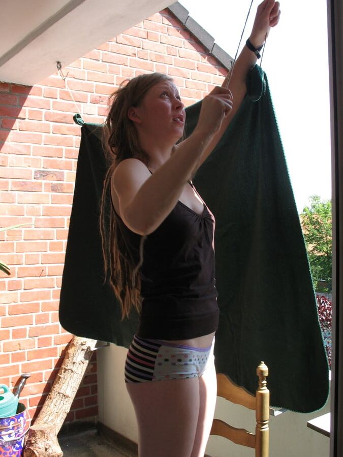 Stolen pics of Dreadlocks hottie