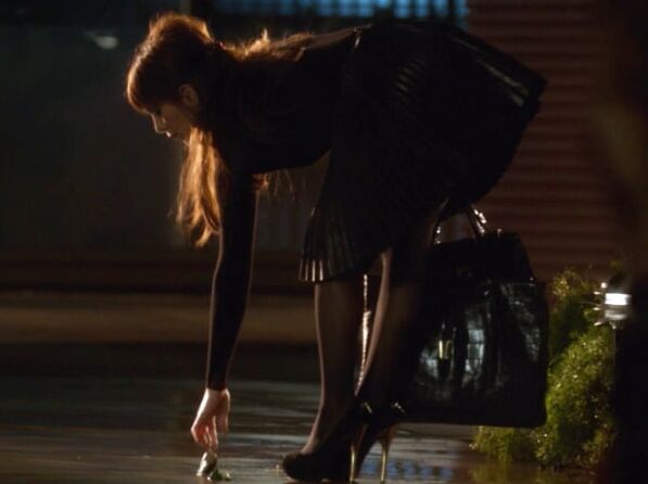 jennifer aniston tights and pantyhose