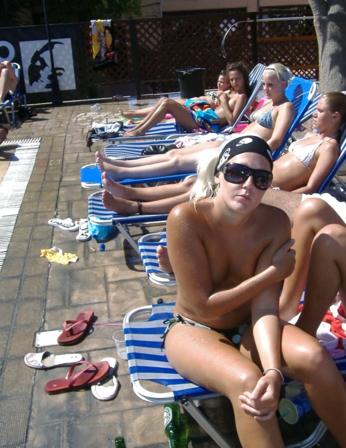 Celeb Sunday Beach Nudes