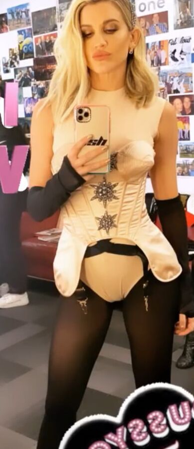 Ashley Roberts HOT