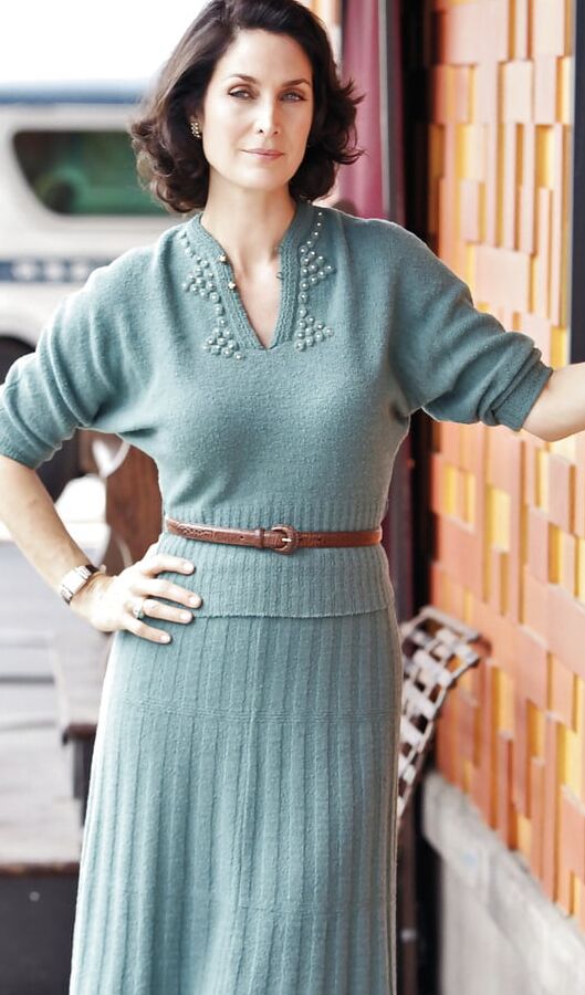 Carrie-Anne Moss ( - )