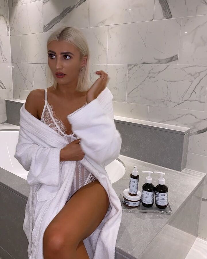 Hot British Rich Sluts