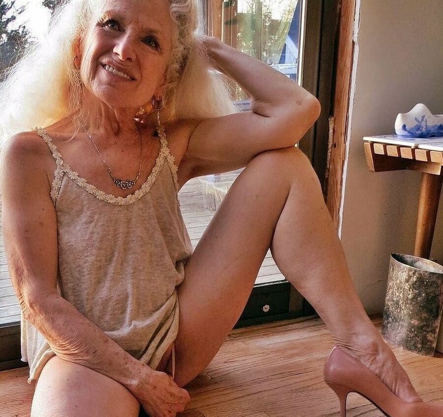 Olgun anneler yasli kadin bbw mature granny naylon evli turk
