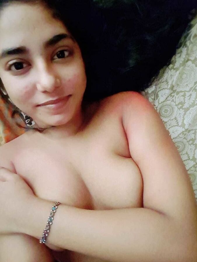 shy pakistani hoe