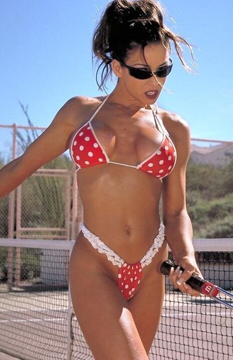Bikini Tennis MILF