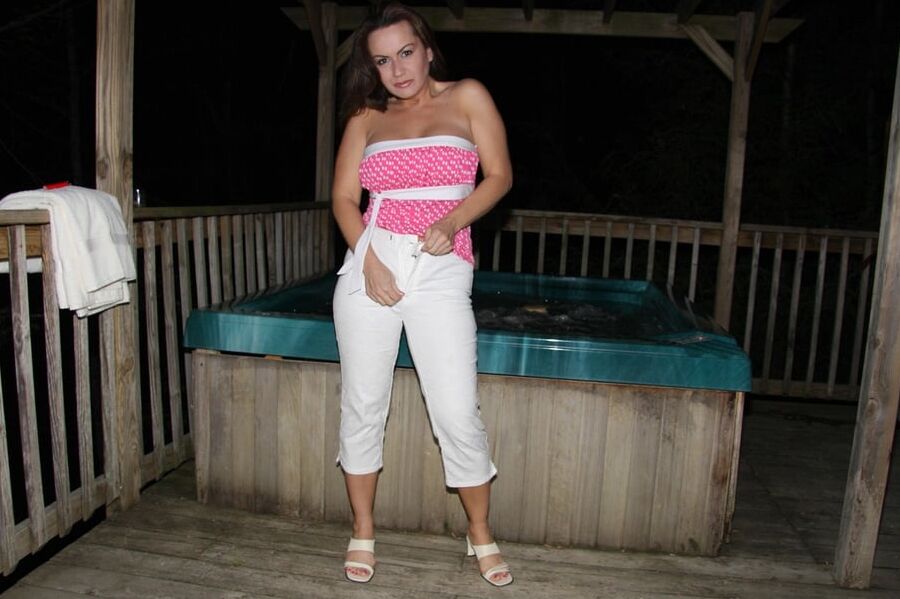 Sexy Milf Jadan
