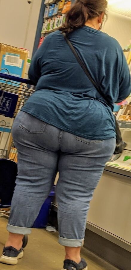 Hispanic Mature Wide Big Ass