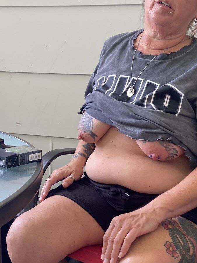Saggie boobies