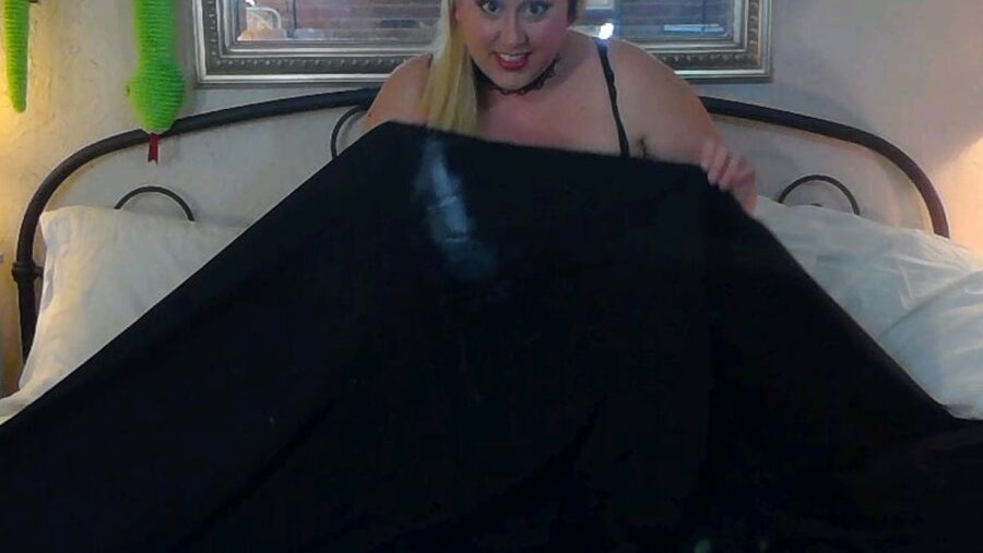 Kat Cumsalot cums everywhere!