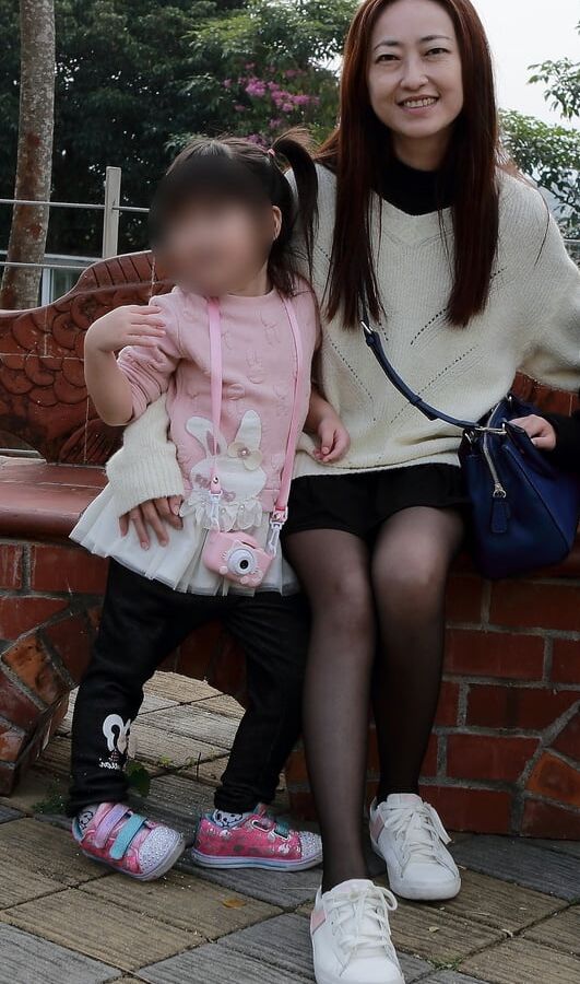 Skinny Legged Chinese Wife in Pantyhose