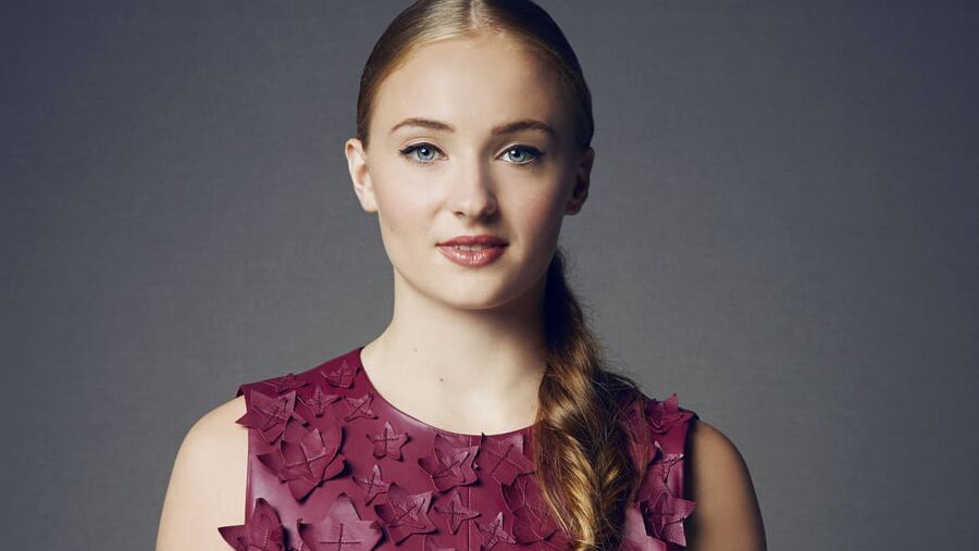 Sophie Turner&;s Facial Face