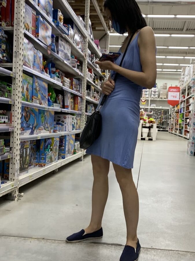 Mom show panties upskirt