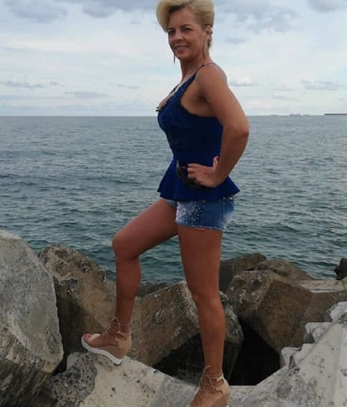 ROU ROMANIAN MILFS MOM IS A HORNY TITS MONSTER