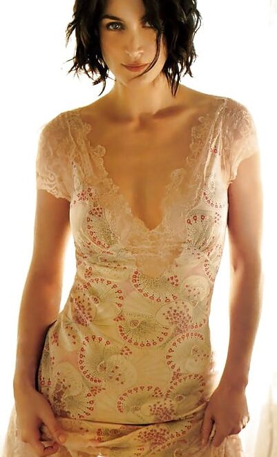 Carrie-Anne Moss ( - )