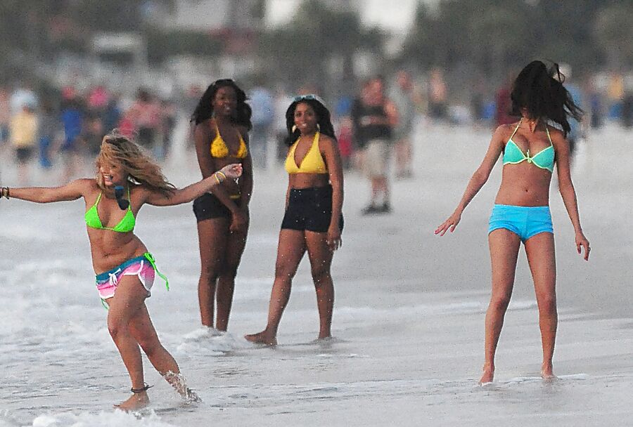 More Bikini Goddesses