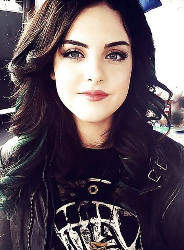 Elizabeth Gillies