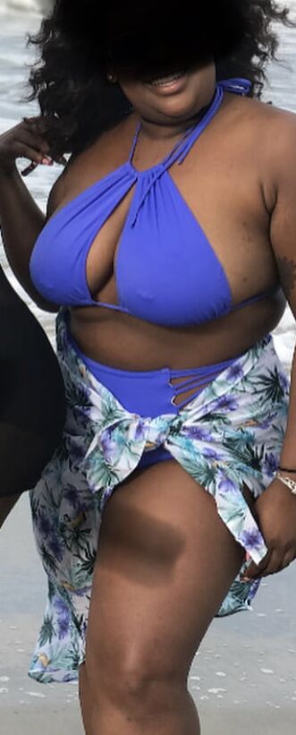 Big ass and tittys VOL with candids