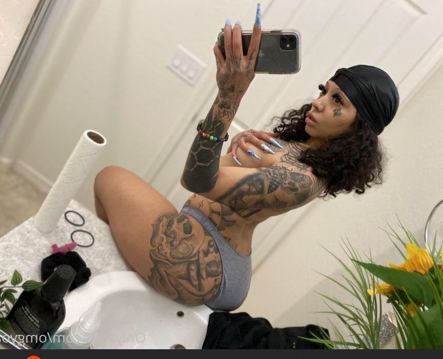 Nice ass wit Ink