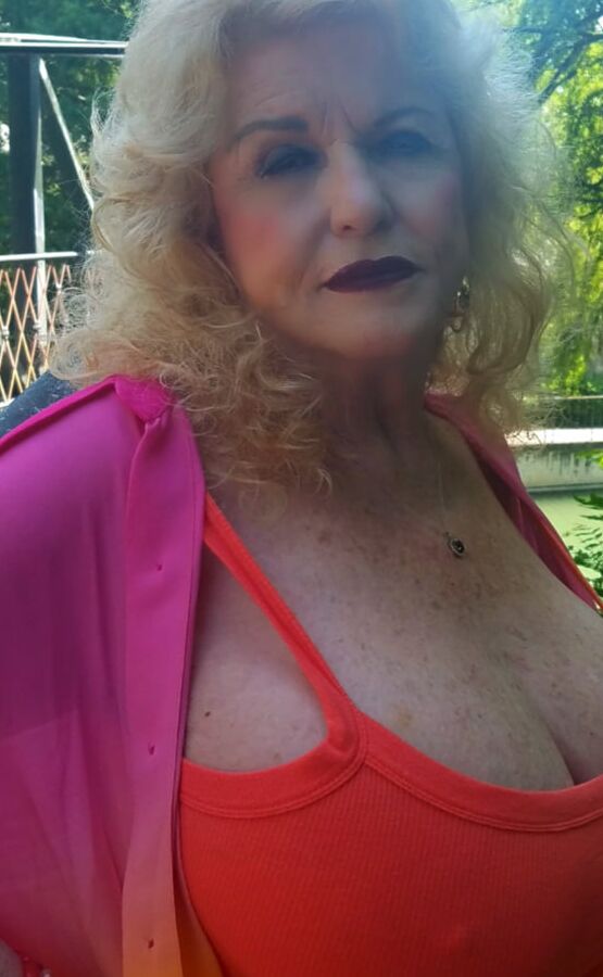 Mature Elaine Big Tits
