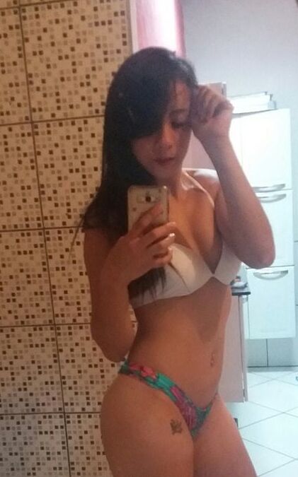 Rayssa 盗まれた写真が露出したふしだらな女