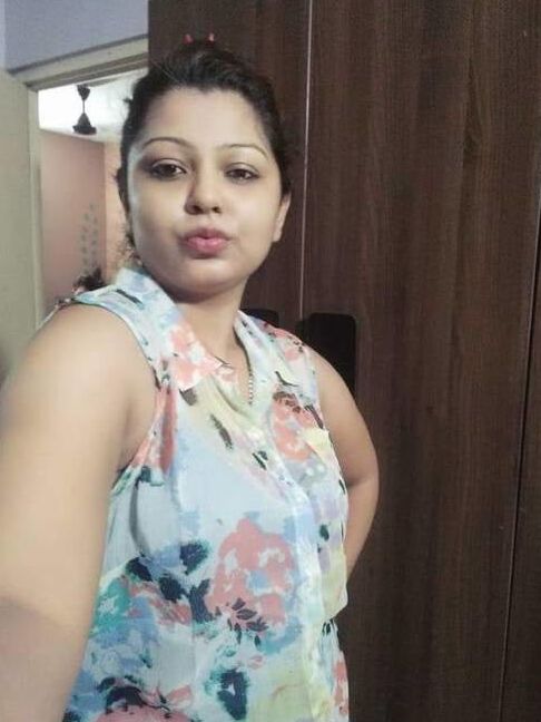 Beautiful Indian Desi Bhabhi Non nude