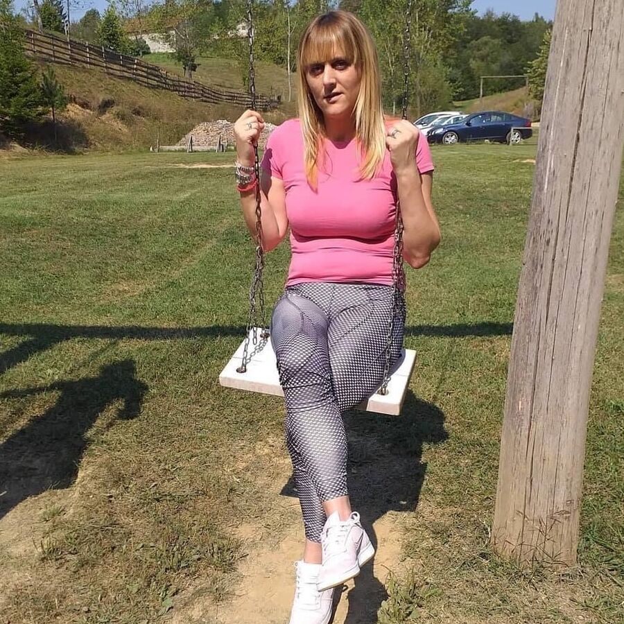 Bosnian Milf Mom