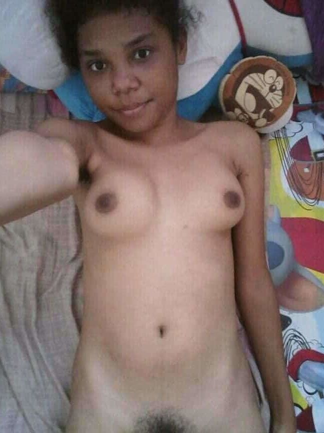 Cewe papua bugil