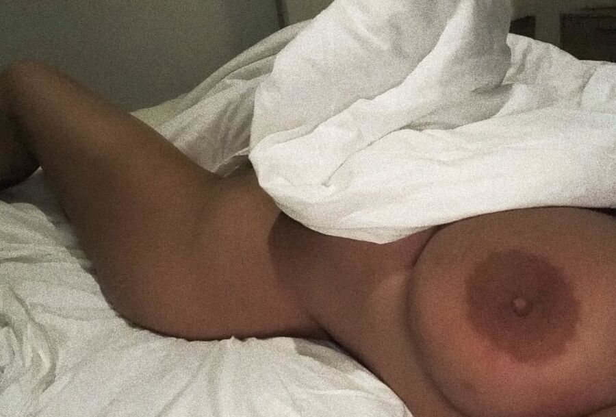 Erin busty escort