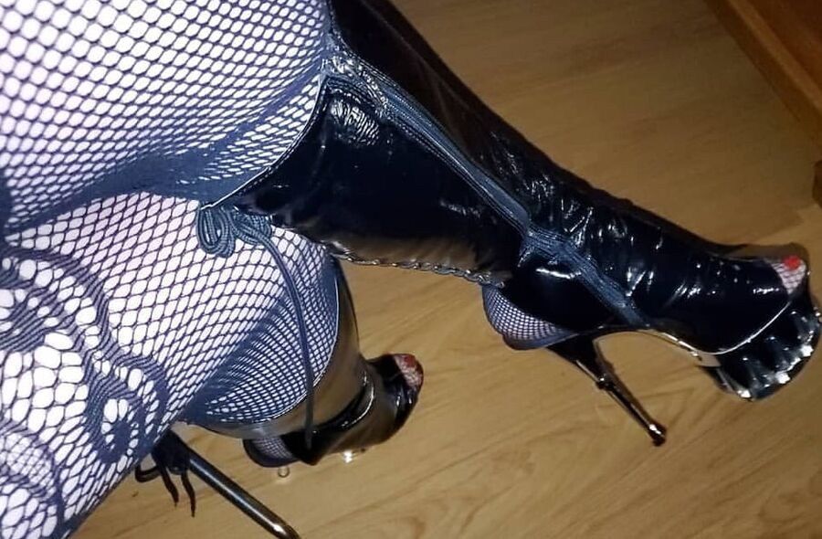 wife legs
