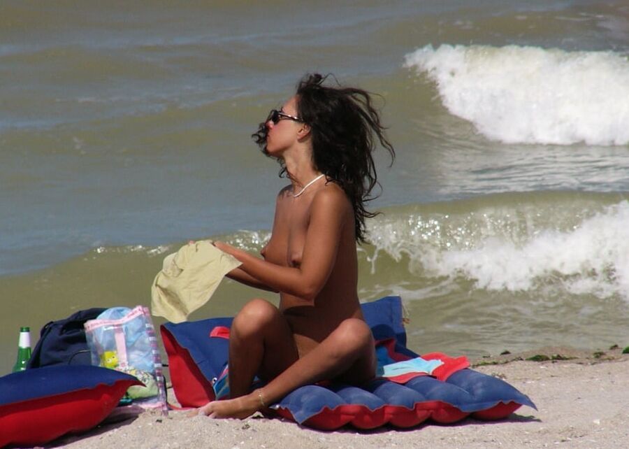 Brune a la plage II