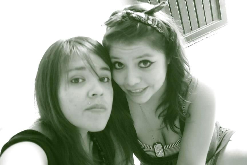 Joven mama chichona