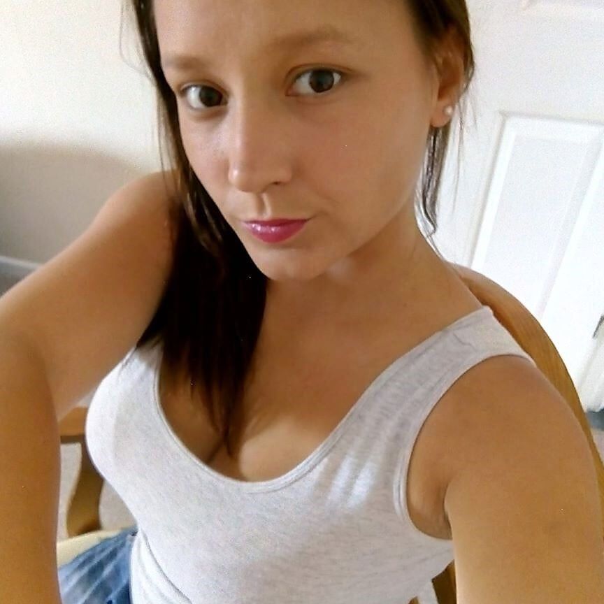 Polska kurwa Ewelina i ogromne cycki.....Polish slut Ewelina