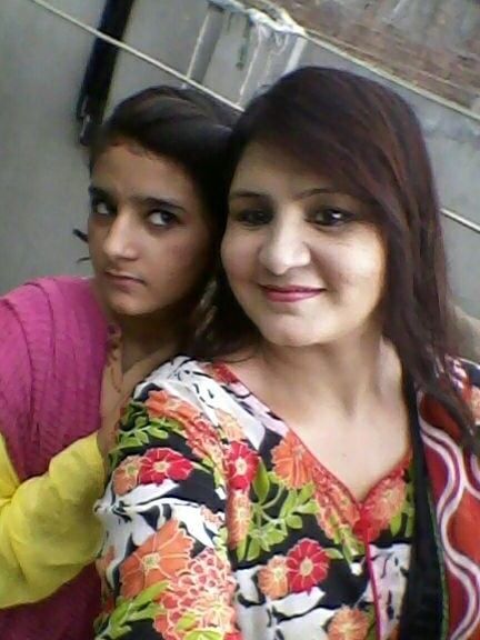 Pakistani Beautiful Bhabhi Bitch