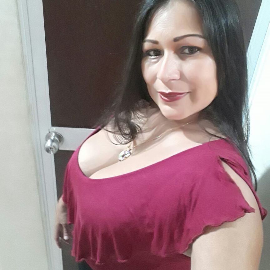 adri nogera mature