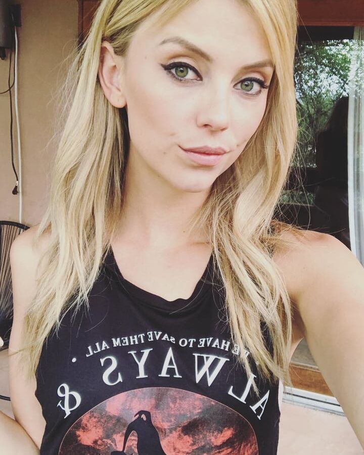Riley Voelkel (Actress)