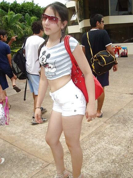 Jovencita masturbandoce
