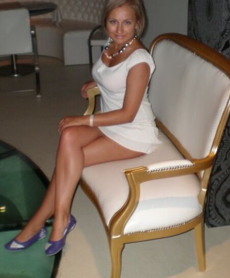 CROSSLEGGED SITTING