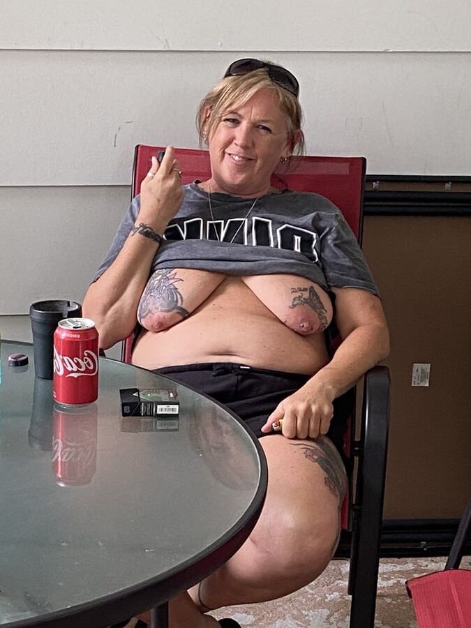 Saggie boobies