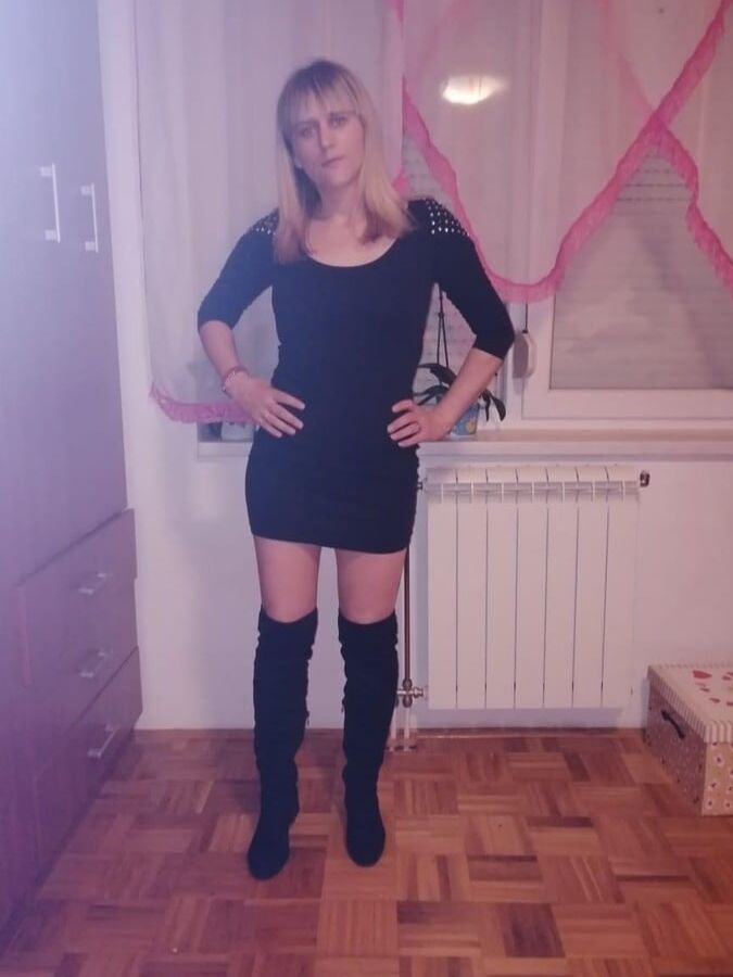 Bosnian Milf Mom