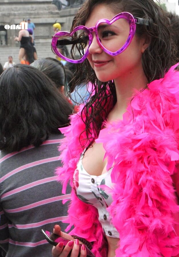 Hermosa en la marcha