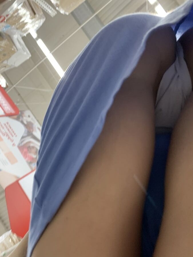 Mom show panties upskirt