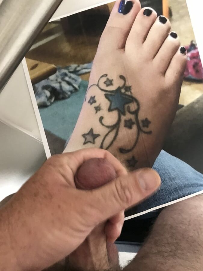 Cum for adram sexy feet.